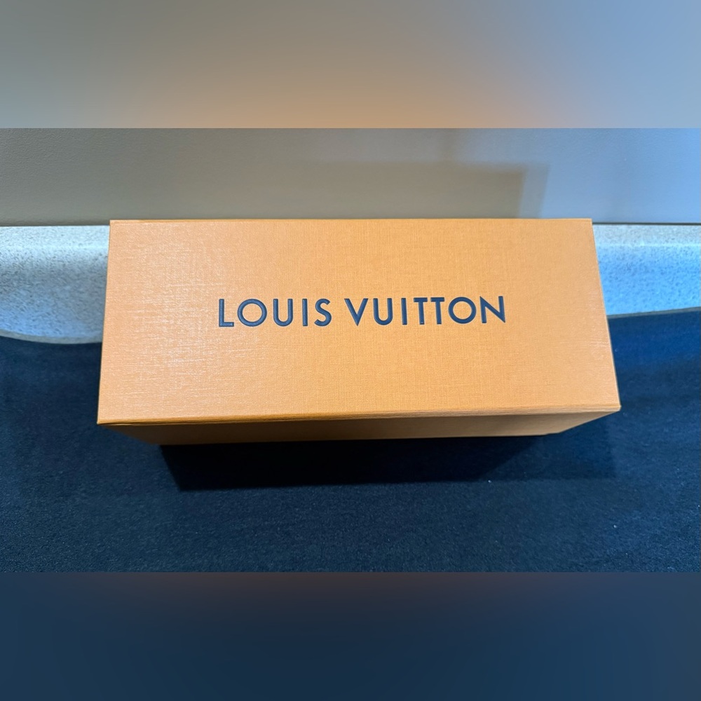 LV Like-New LOUIS VUITTON Box GIFT Insert TISSUE